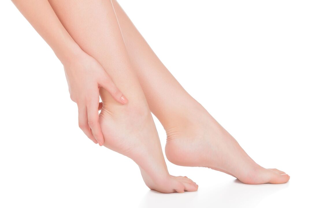 Gesunde Arme und Beine nach der Behandlung der Demyxil -Pilzcreme